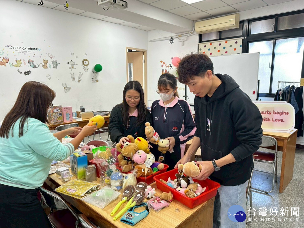 「傳愛行善 惜物續緣」　致用高中主辦愛心二手義賣小市集