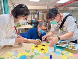 竹市府攜手新竹市老人福利機構，共同推動「老人福利機構老人獨立倡導關懷計畫」。