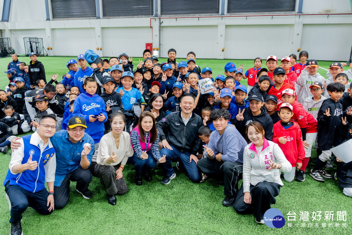 桃園市副市長蘇俊賓出席「桃園市棒球天使計畫-2025年桃園市三級棒球訓練營開訓典禮」。