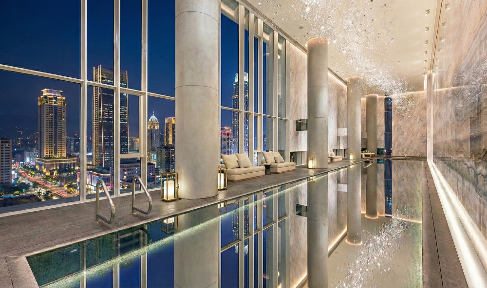 「RM市政9號」泳池會所。圖/業者提供