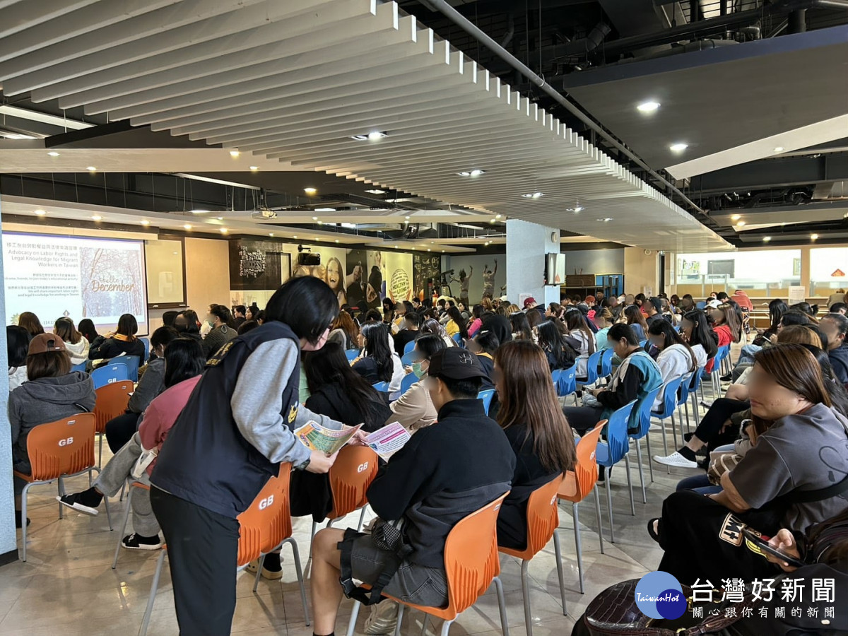 中壢警深入企業宣導，提醒移工守法自保、遠離犯罪。