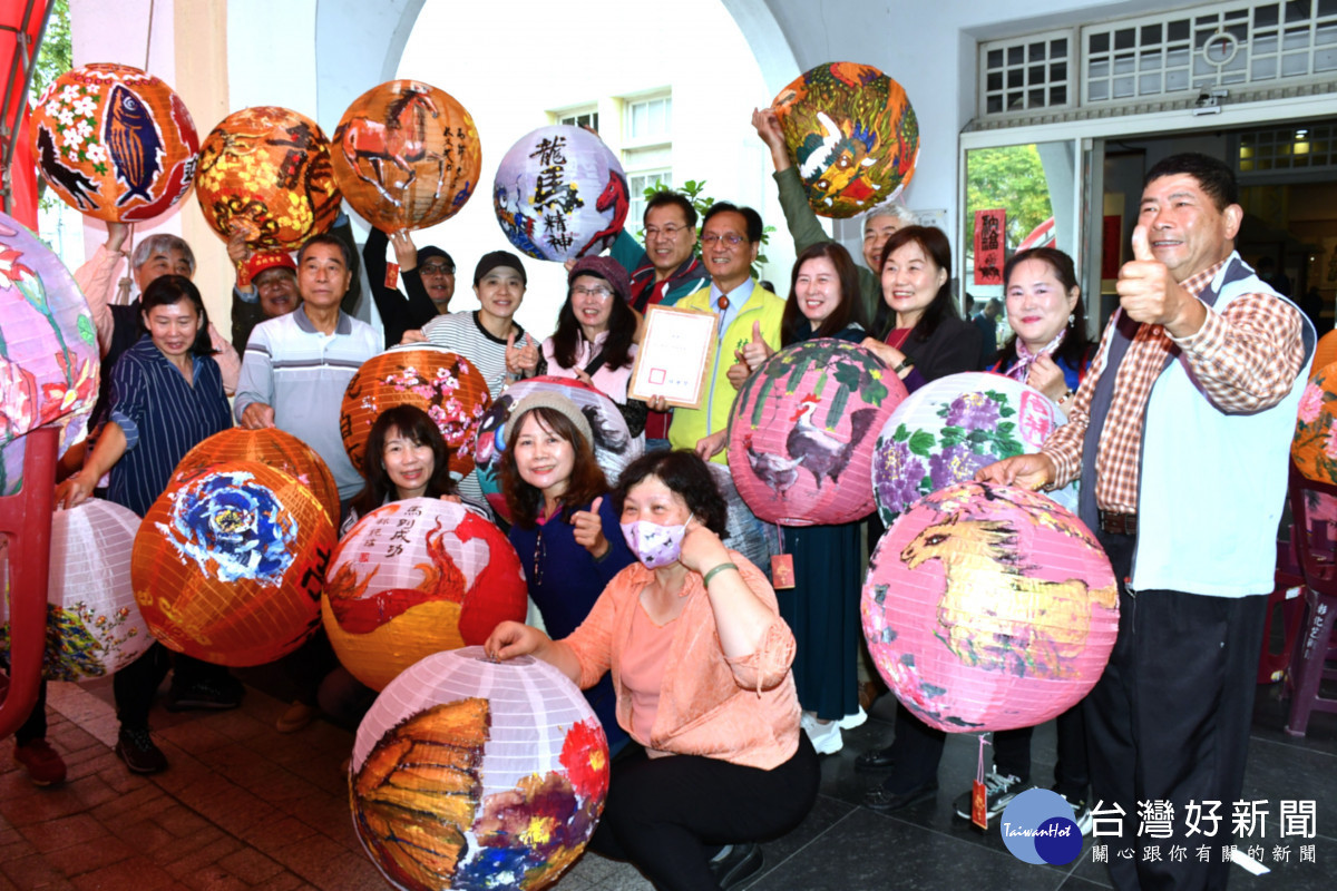 藝術家彩繪彰邑百景　燈籠創作展現城市文化底蘊