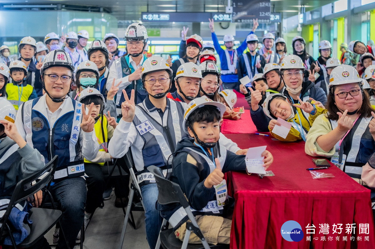 桃園市長張善政市民朋友進行「捷運綠線114年工程成果參訪活動-G13車站開箱」。<br />