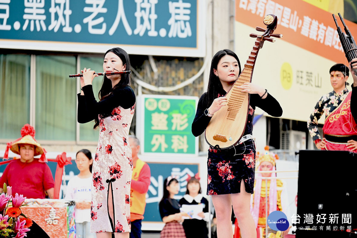 管樂踩街開幕演出。(圖/陳致愷攝影)