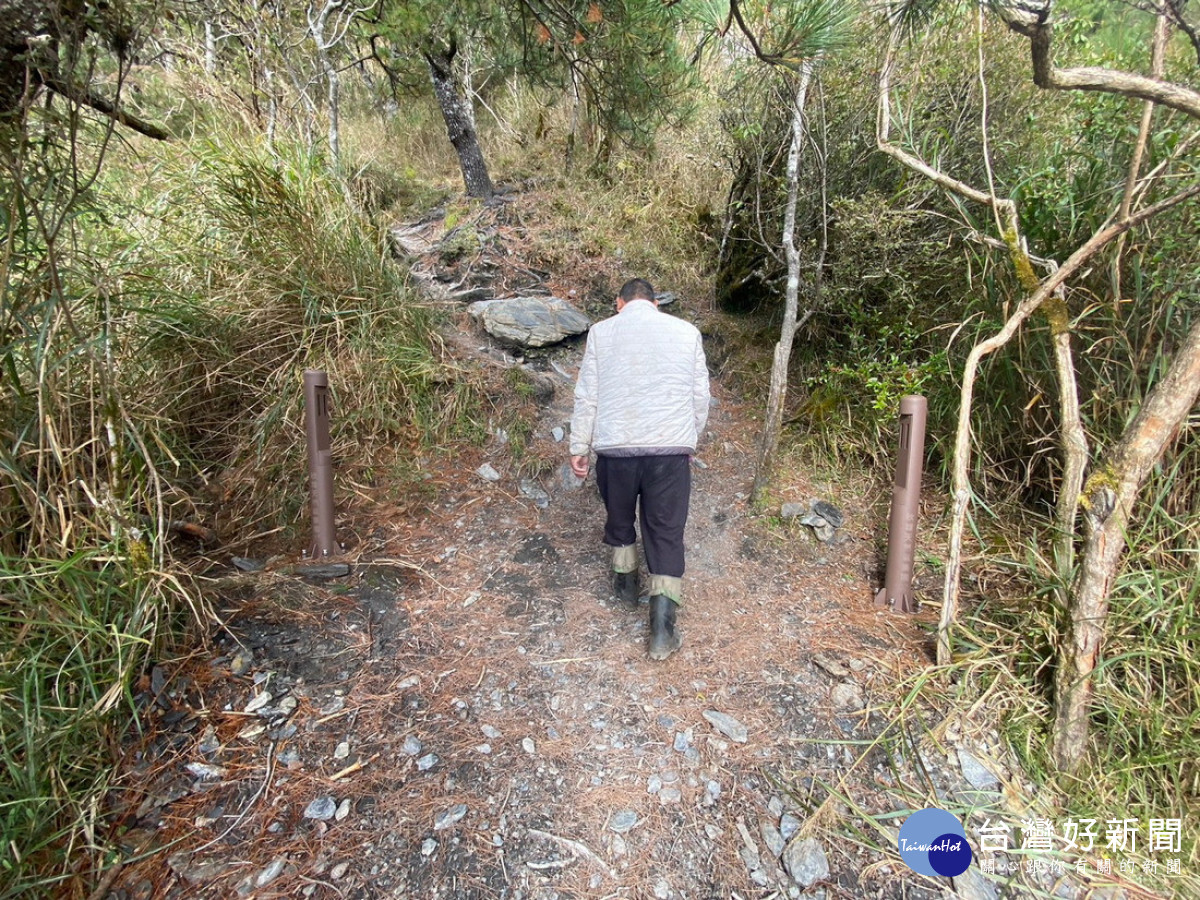 關山嶺山設置完成「雙向人員流量計數器」現況。（玉管處提供）