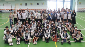 營北國中師生歡迎栗原市20名親善大使與老師。（ 記者扶小萍攝）