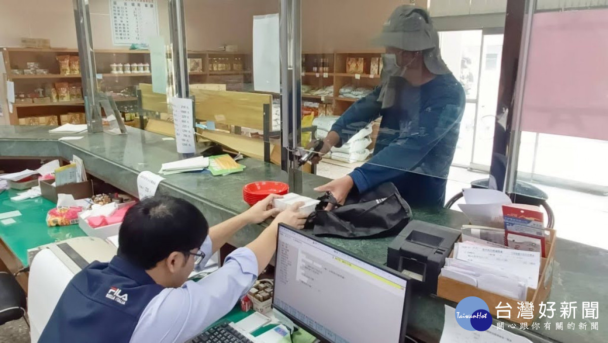 為強化年節期間金融機構安全維護作為，西螺警分局實施防搶演練／警方提供