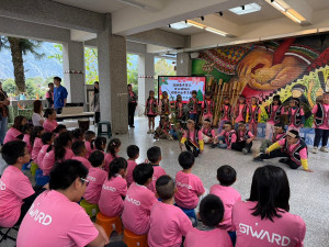 感恩祭「偏鄉義煮」團隊活動，學生展現才華。