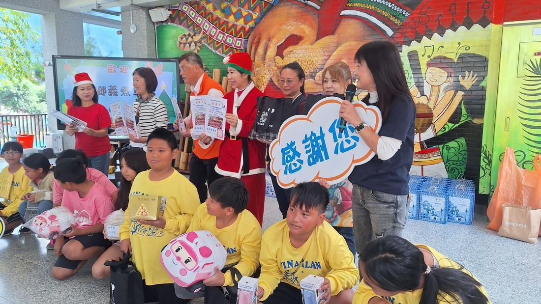 感謝捐贈文具用品。