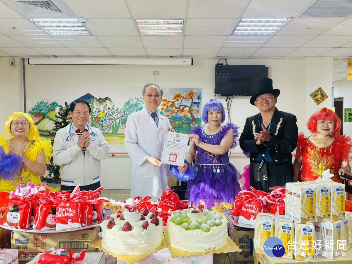 綺麗運動協會為長輩帶來精彩才藝演出,院方特頒感謝狀,致上誠摯謝意
