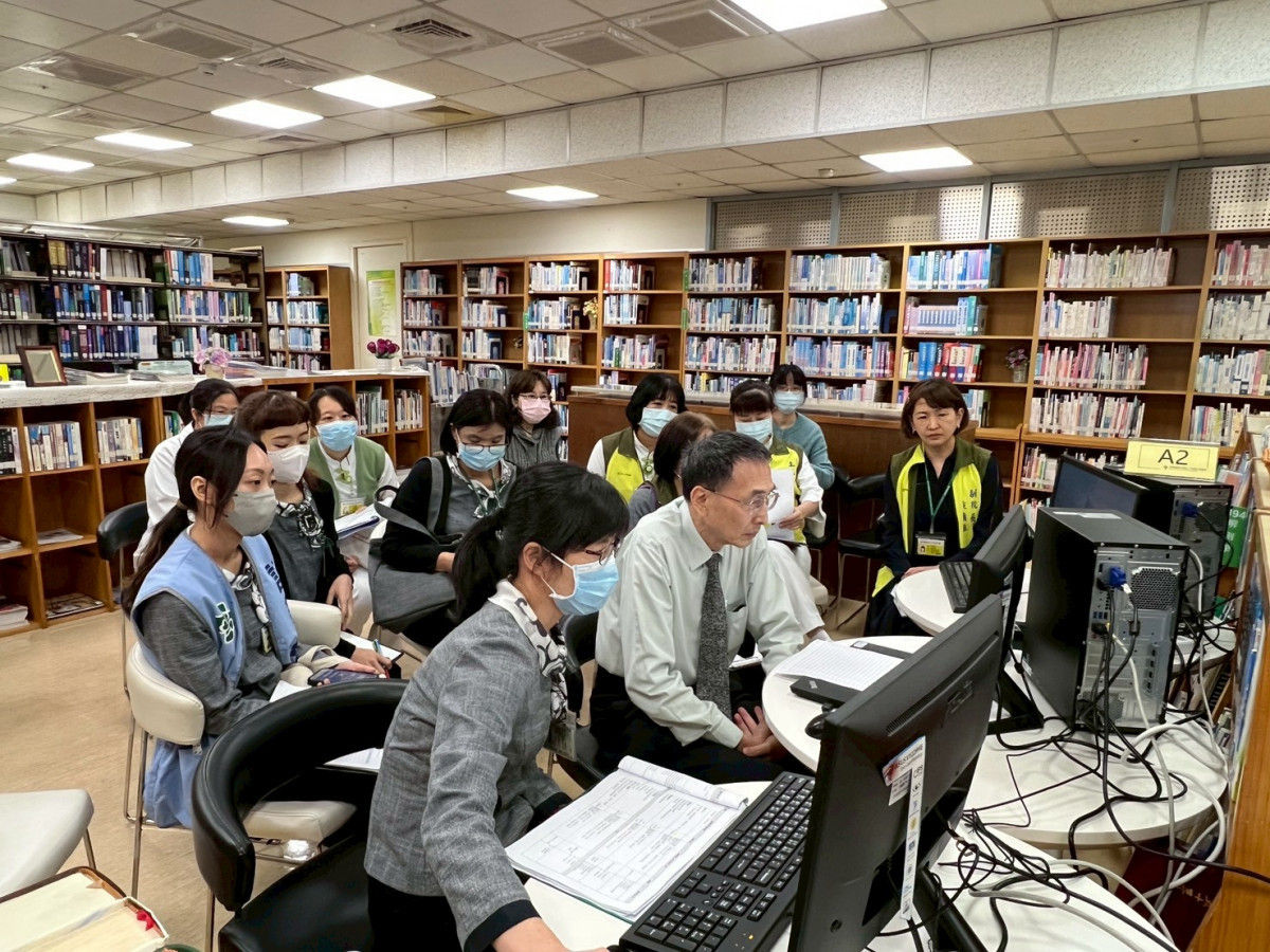 德國萊茵國際驗證的評審委員到彰化秀傳病房區現場稽核。圖／秀傳醫院提供