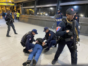 桃園市政府警察局捷運警察隊與桃園大眾捷運公司，在機場捷運 A19 桃園體育園區站聯合舉行「多重災害模擬演練」。