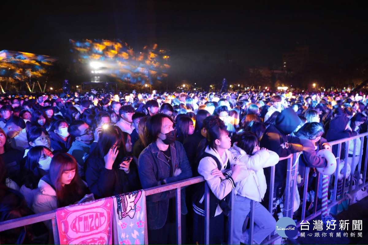 爆滿超過6萬人次！　南瀛草地音樂會嗨翻新營綠都心公園