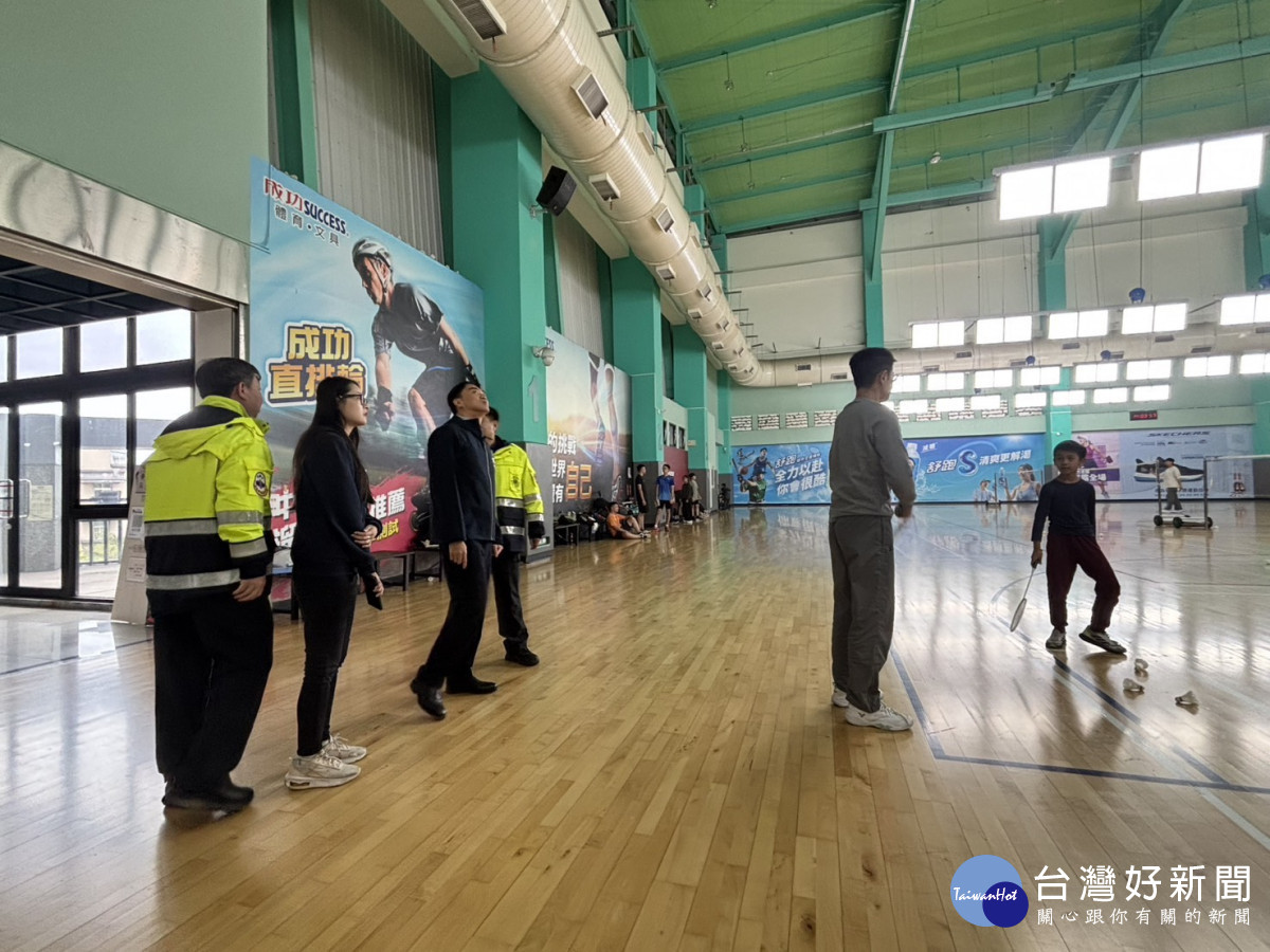 消防局長李世恭針對竹光運動中心等4處指標場所完成巡勘，確認公共安全結構。