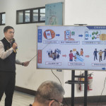 嘉義縣刑大大隊長翁士閔分析「詐騙金聊」手法，提醒民眾慎防詐騙。（圖／記者陳致愷攝影）