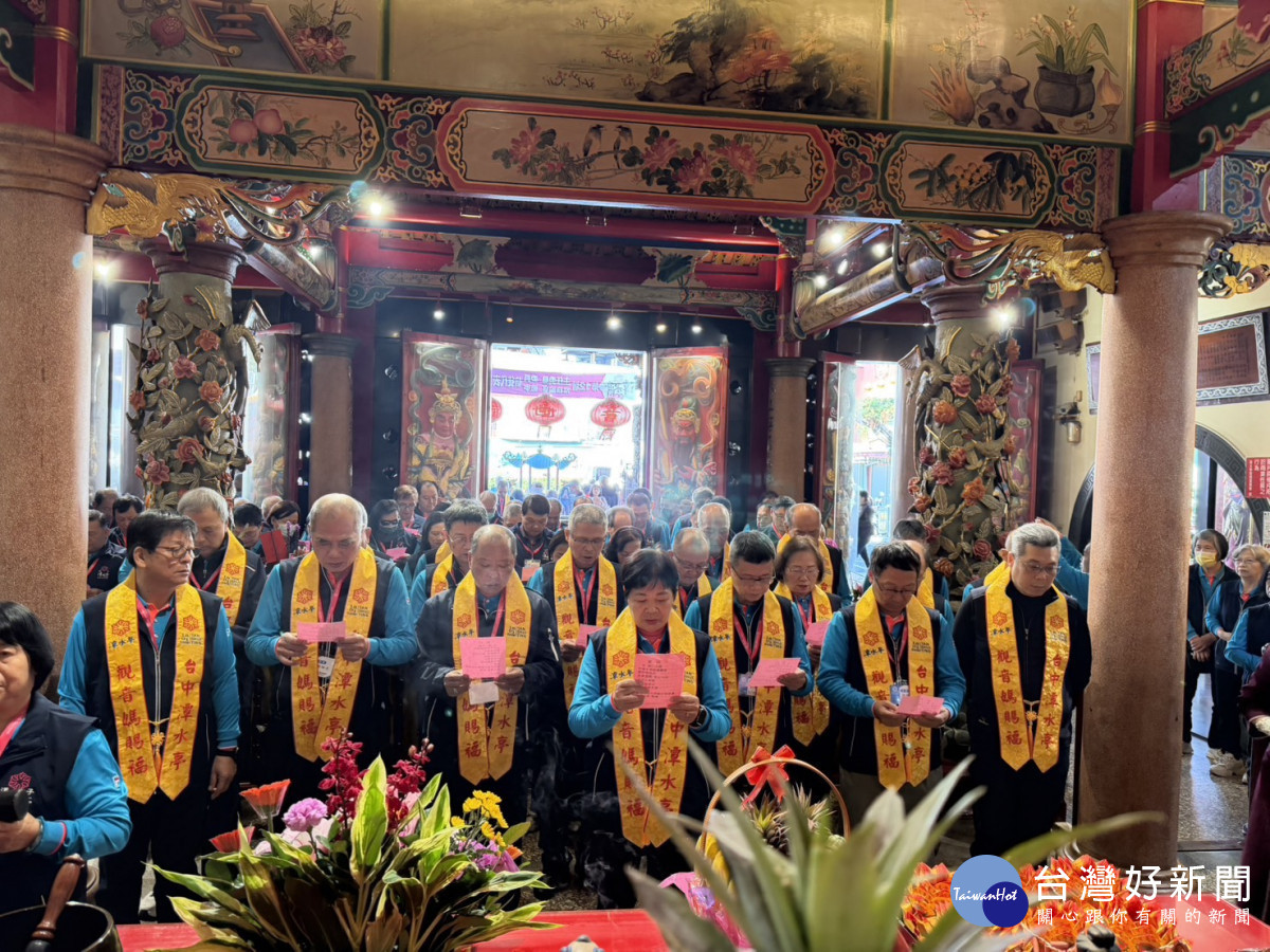 潭水亭觀音媽廟第12屆當選委員、監事宣誓就職。