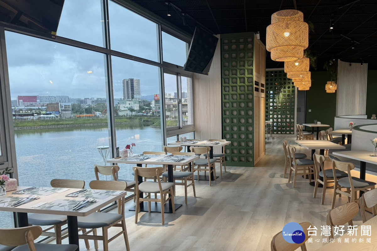 大湳滯洪池管理中心活化使用，水域景致與美食交織嶄現新風貌。<br />
