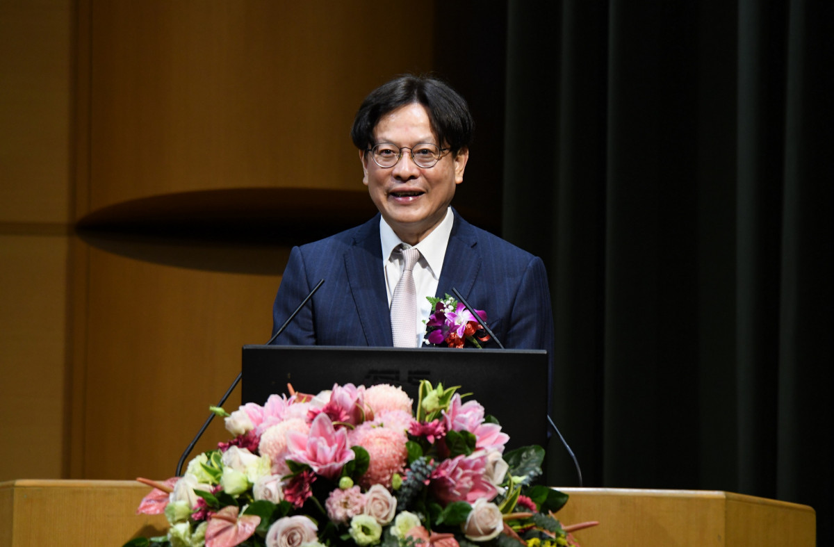 陳穆寬教授就任彰基第一任總院長前一天，即宣布2025年將發放高達 3.5個月的年終獎金，創下彰基創院130年來的歷史新高。圖／彰基醫院提供