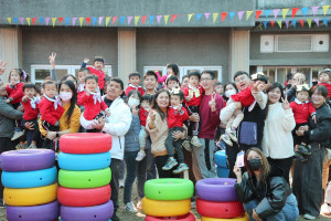 嘉義市立幸福幼兒園今天盛大舉辦「來派對玩吧！幸福無限大」創園8週年園慶活動／嘉義市府提供