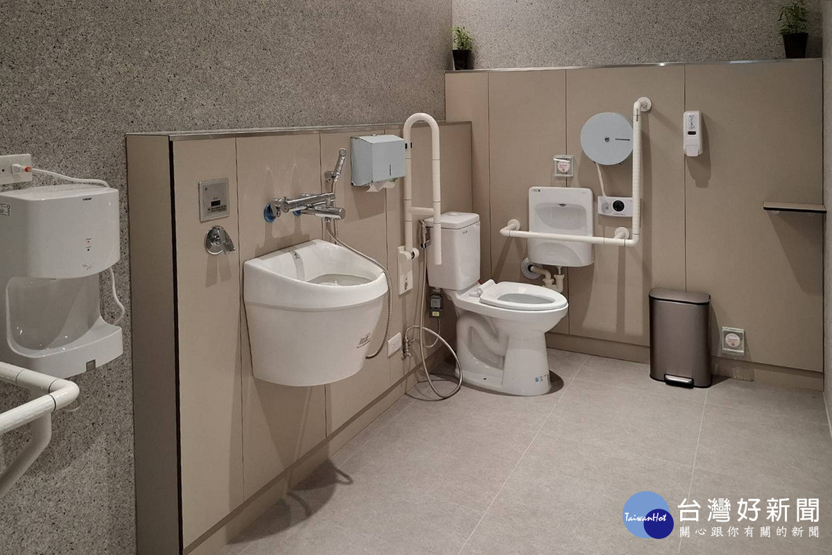 北橫遊客中心全齡多功能及智慧化公共廁所整建完成開放啟用。