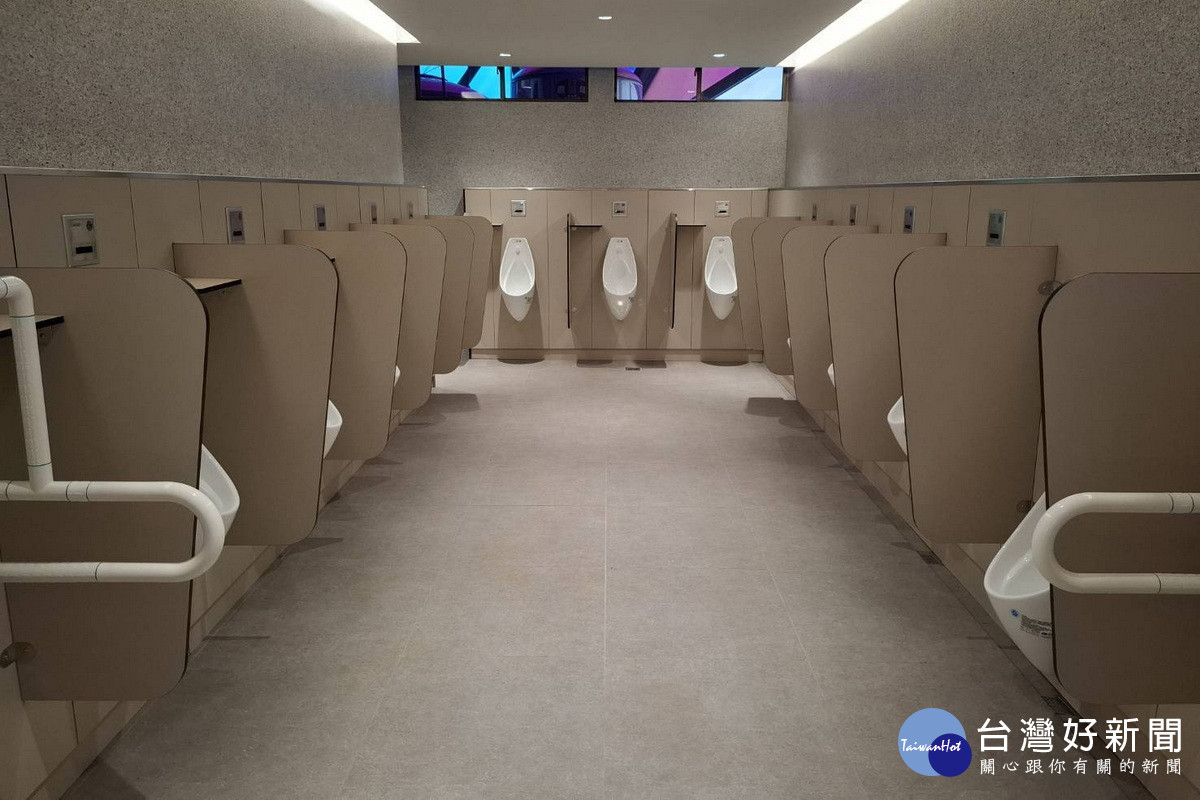 北橫遊客中心全齡多功能及智慧化公共廁所整建完成開放啟用。