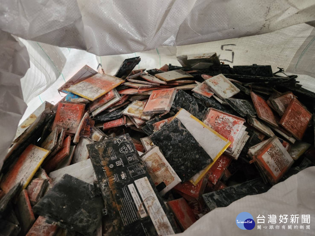 預判廢電池回收存放風險，桃園已超前部署積極推動納管。<br />
<br />
