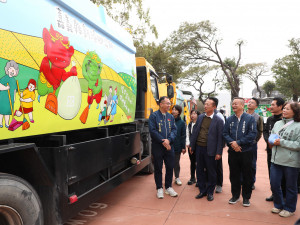 嘉義縣環保局補助鄉鎮市公所美化垃圾車、資源回收車外觀／嘉義縣府提供