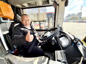 謝竣吉以專業和親切服務，獲乘客肯定