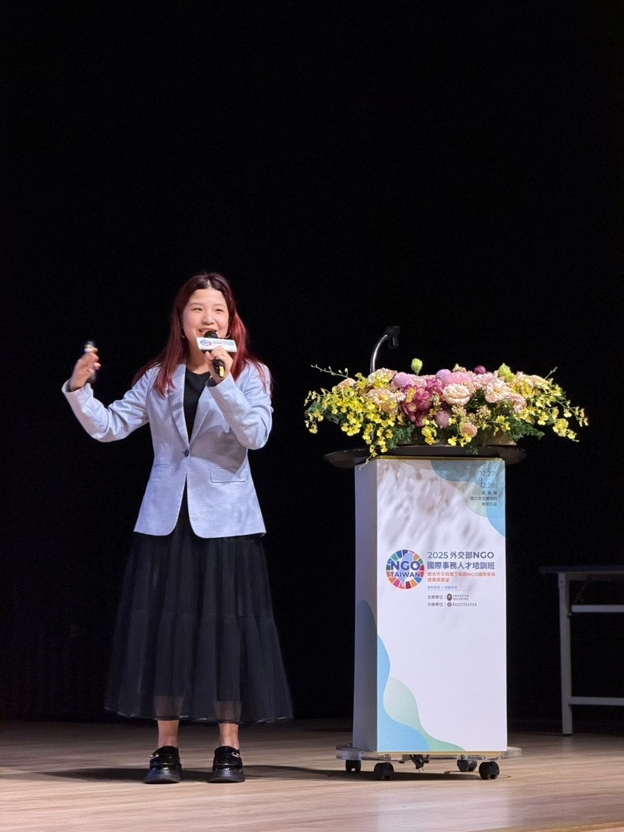 暨大國比系柳心詠透過外交部的嚴謹培訓，即將實踐「從暨大走向世界，讓世界認識台灣」的願景。（暨南大學提供）