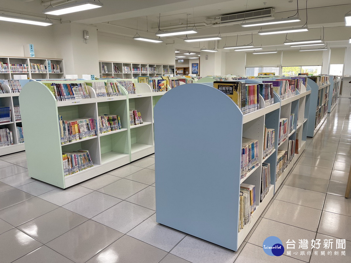 在學同學可利用空閒時間服務他人。(文化局圖書館提供)