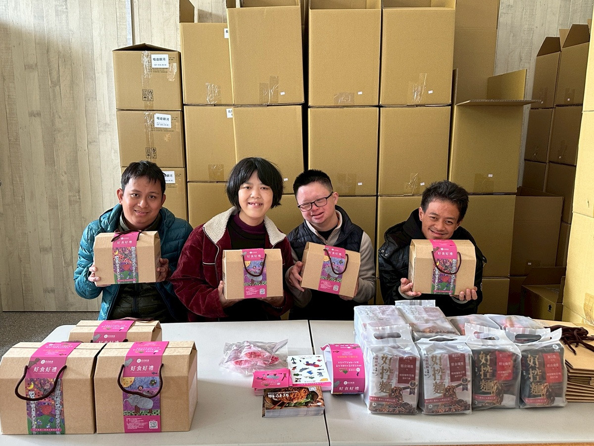 身心障礙者畫作成禮盒視覺  創作成果正式進入市場