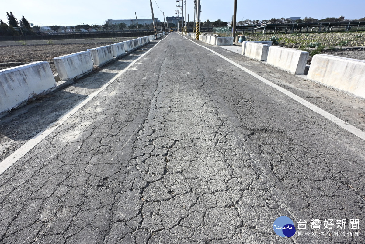 投入3,550萬元改善鹿港農地重劃區農路，16條農路全面升級確保通行安全。圖／彰化縣政府提供