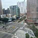 西屯台灣大道沿線預售屋均價自110年每坪42.56萬元，到114年已成長至每坪70.27萬元。