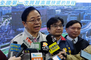 桃園市長張善政喊話TPASS通勤月票絕對不會有影響，請市民放心。