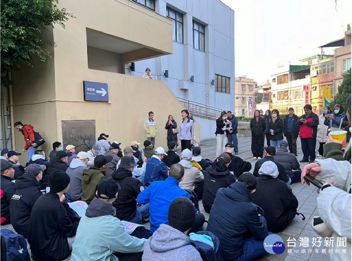 桃園市軍人服務站歡送役男入營        溫馨叮嚀並祝福平安結訓