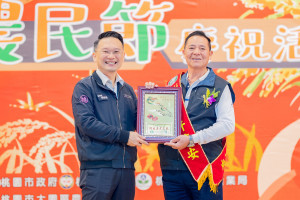 蘇副市長頒獎。