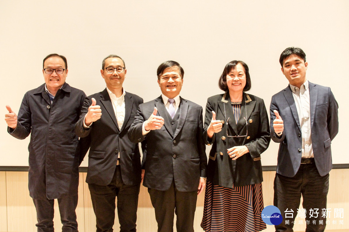 「桃園智造未來 – 攜手共創智慧製造新時代」觀摩交流會講師合影。