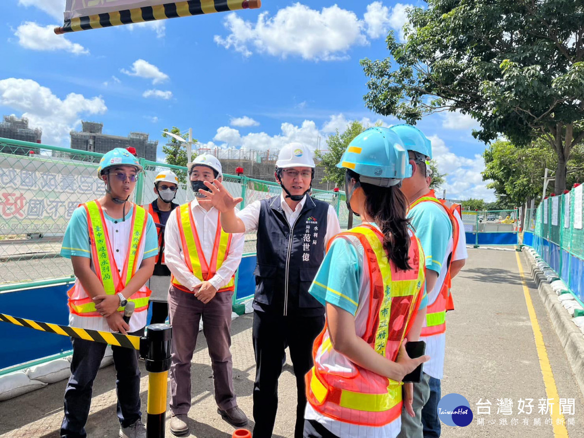 水利局長范世億督導污水下水道工程
