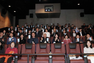 嘉義市長黃敏惠率市府主管、校園長包場觀賞電影《冠軍之路》／嘉義市府提供