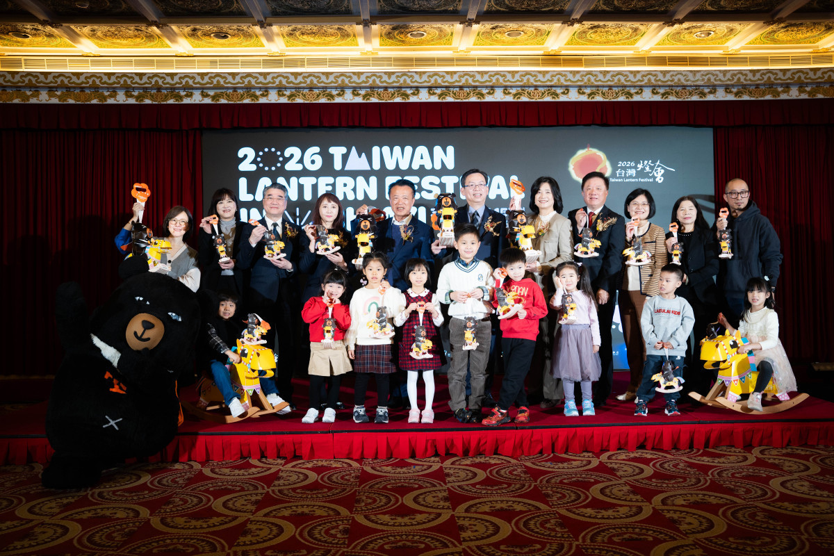 嘉義縣府將在台灣燈會期間限量發放「喔熊馬抵嘉」小提燈／嘉義縣提供