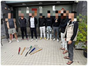 警方持拘票逮捕涉案王姓、蔡姓主嫌等人。(圖／警方提供)