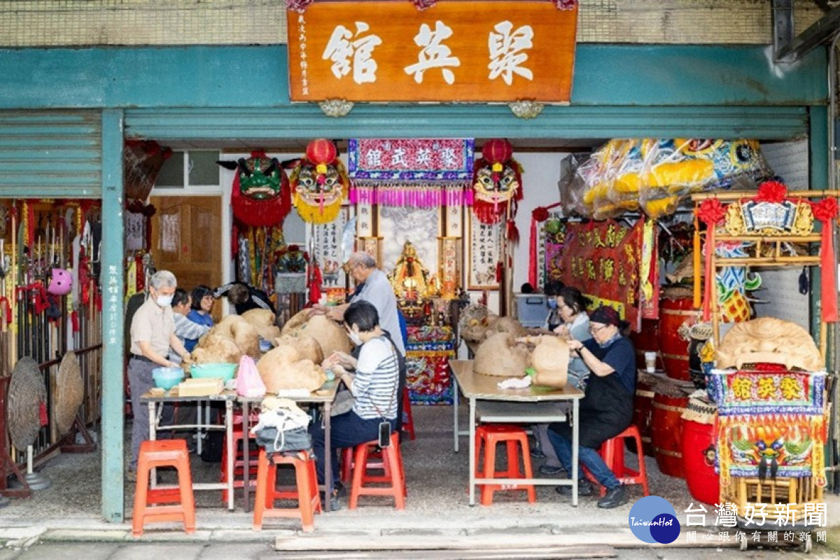 傳習班學員歷時數月，循序向阿水師學習獅頭製作的各項工序、工料與工法，並親手完成作品。