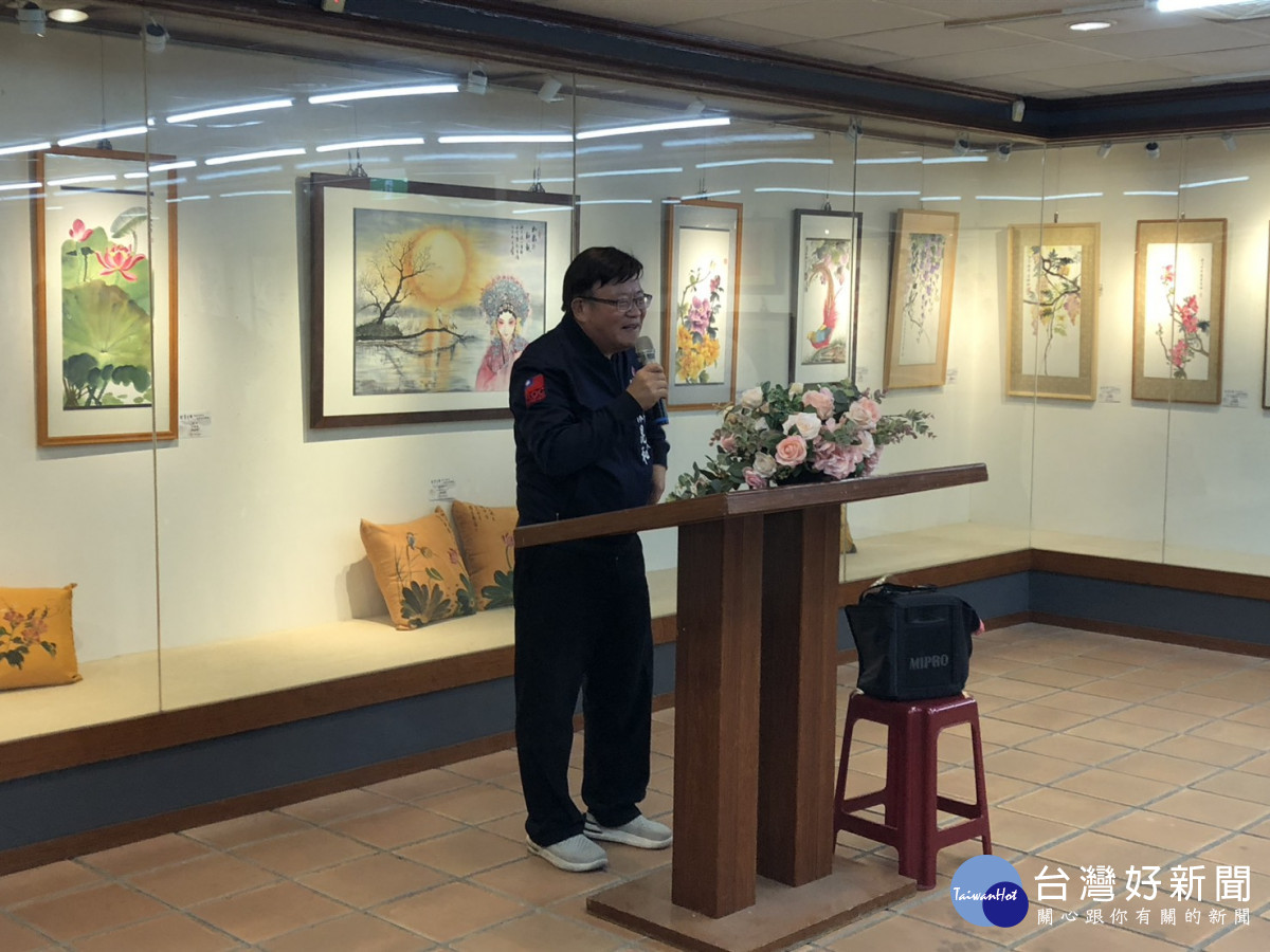 北門社大校長陳昆和議員致詞。