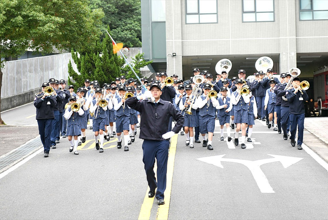 內湖國小管樂團與空軍軍樂隊音樂交流　深化國防教育，共譜青春樂章
