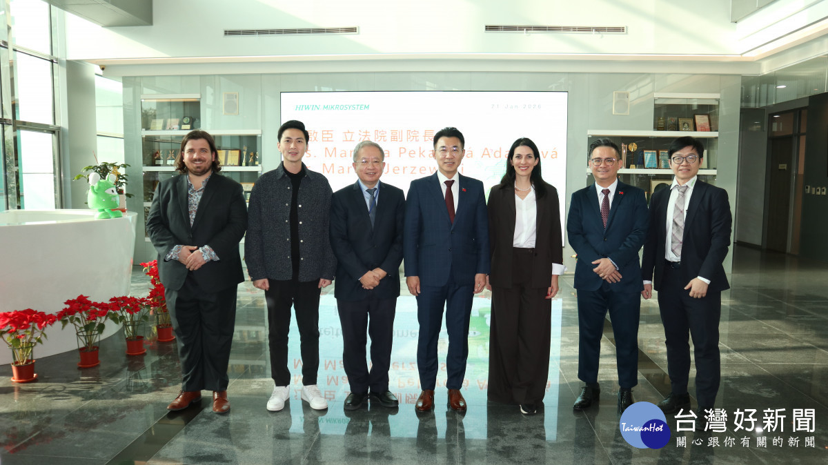 立法院副院長江啟臣安排捷克前眾議長艾達莫娃參訪臺中精密科技園區。