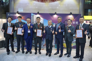 東勢埤豐橋奪金質獎、建設局長獲頒全國唯二專業獎章