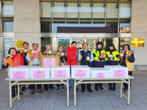 贈平安粥。林重鎣