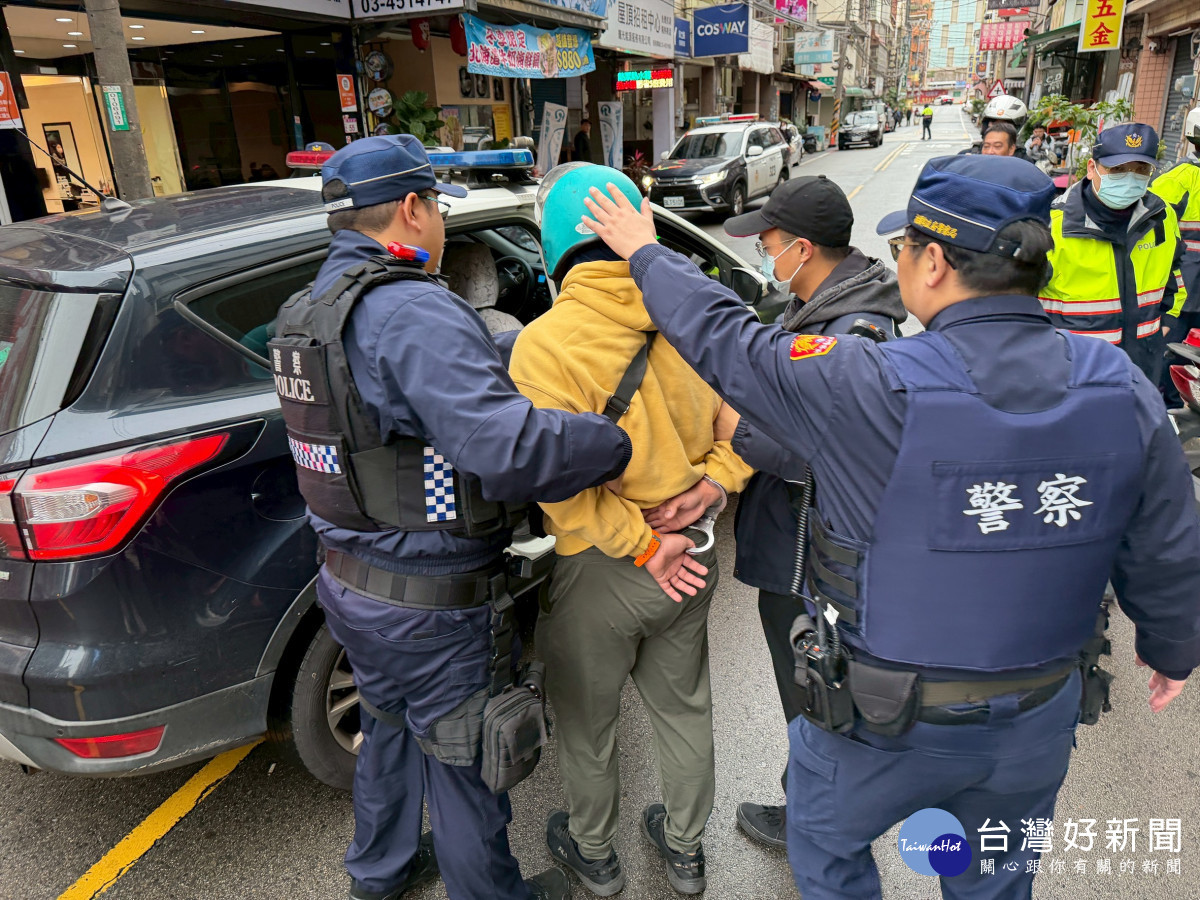 中壢警、內壢農會聯手演練守護金融安全。<br />
