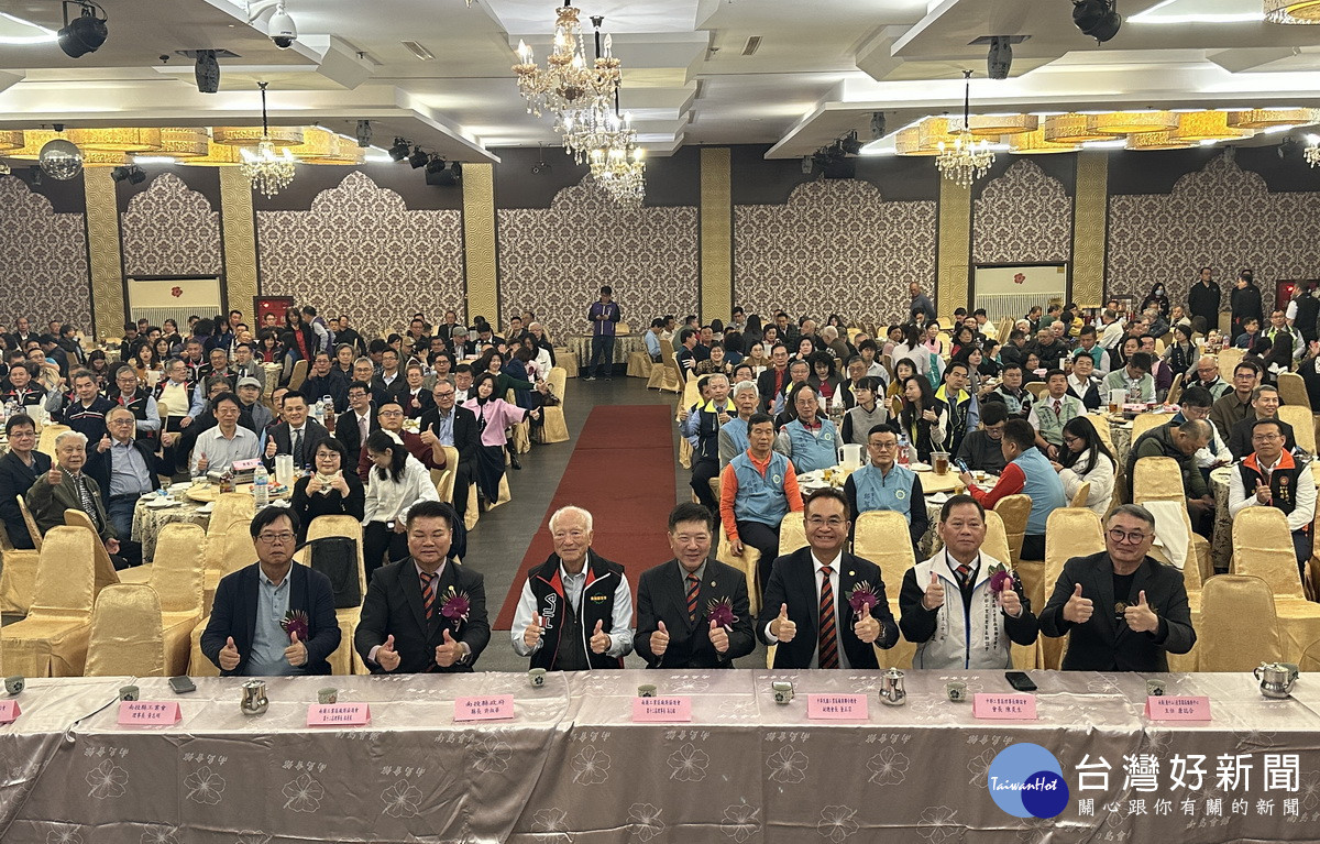 中部等各地友會都來參加盛會。（記者扶小萍攝）