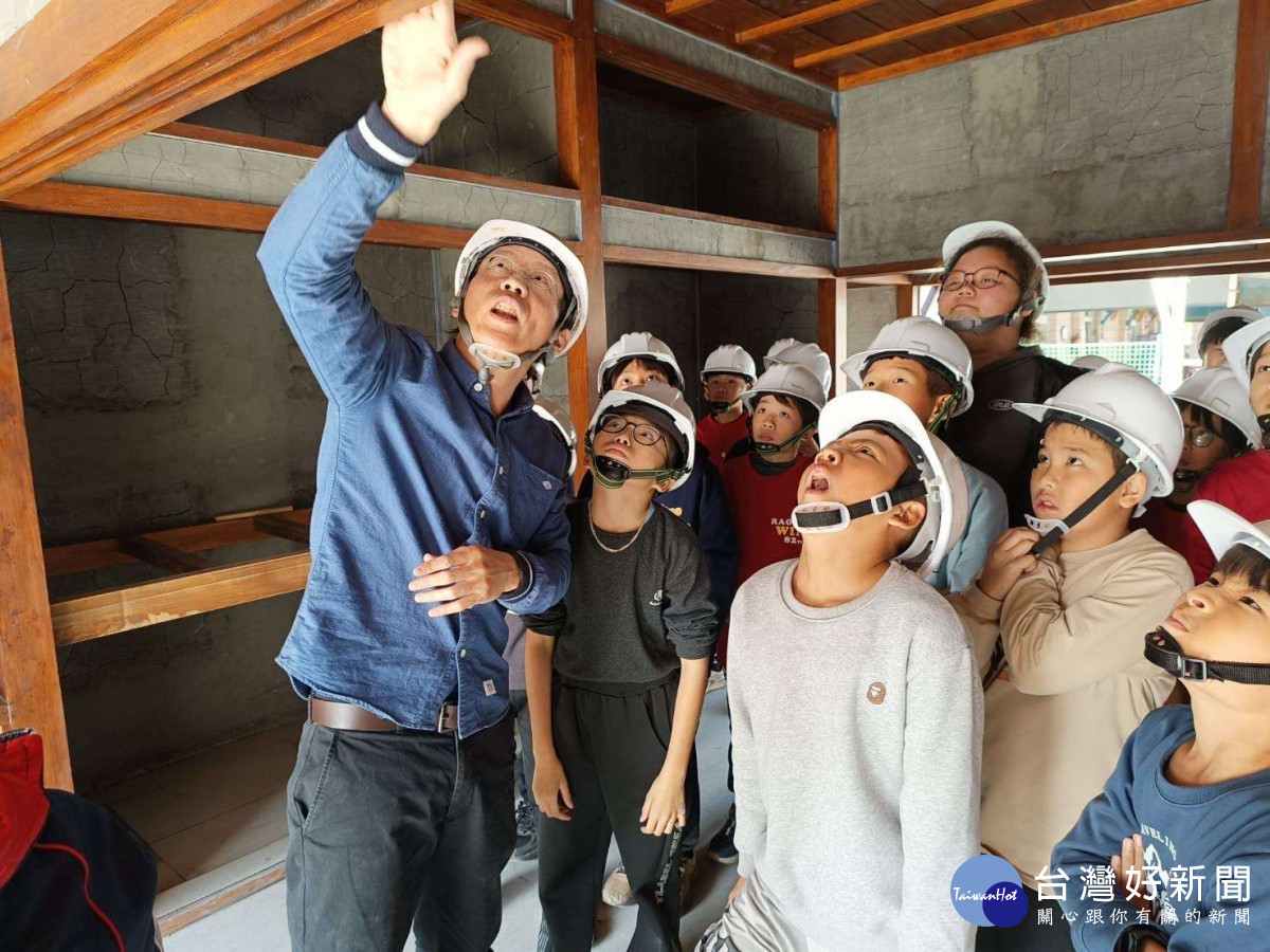 雲林縣政府特地辦理工地展,邀約莿桐鄉鄰近社區居民、管理單位饒平國小的師生以及民眾參與/雲林縣府提供